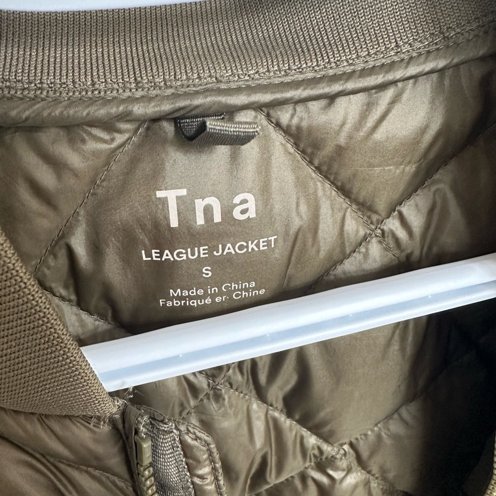 Aritzia TNA League Puffer Jacket - Picture 8 of 8